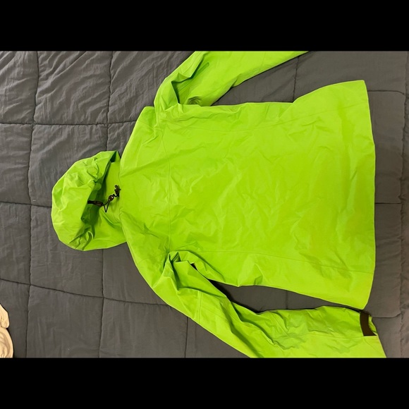 Arc’teryx Alpha SV size medium - Picture 4 of 5